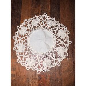 Vintage Handmade Crochet Lace Doily White Linen Center Floral Border‎ 5.5 Inch